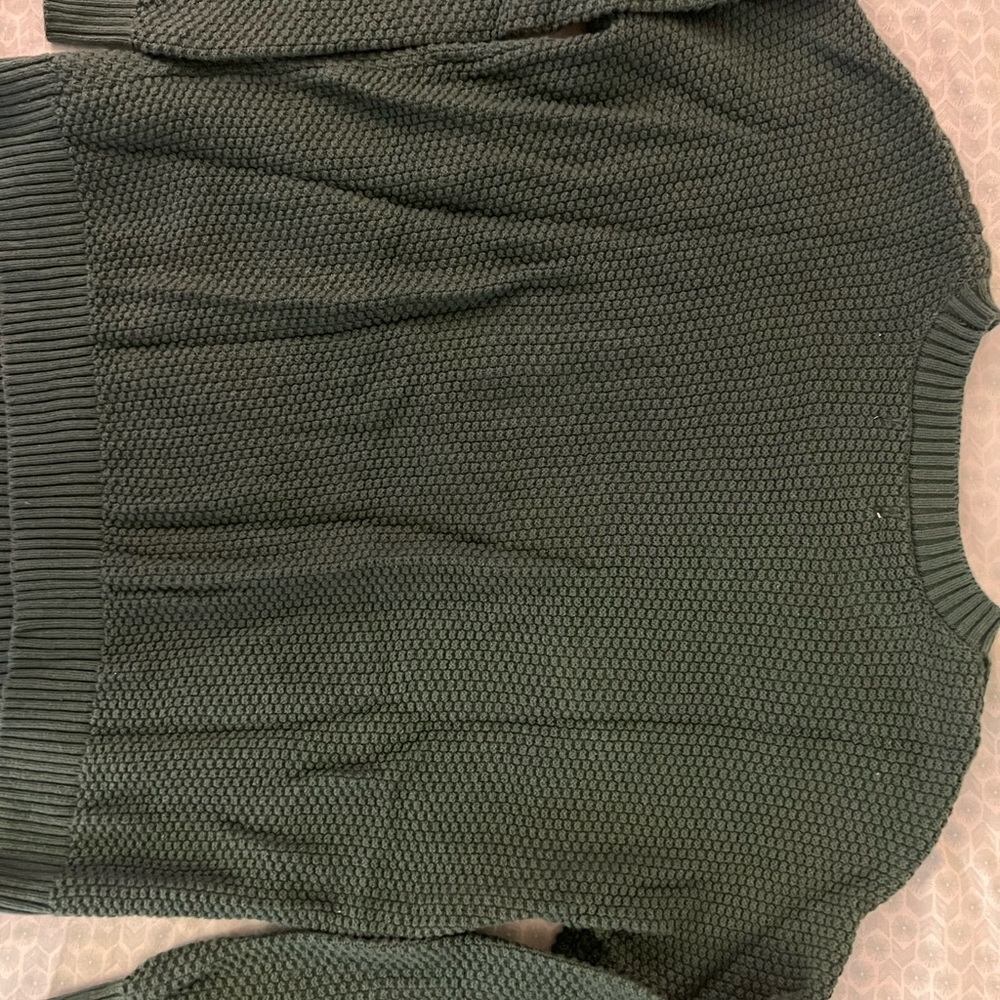 green hollister cable knit sweater